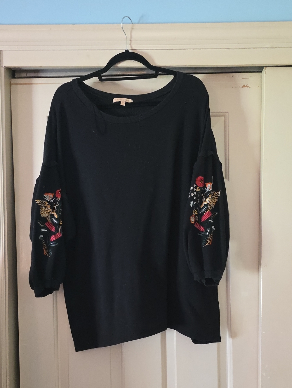 Gibson Latimer Black Pullover with Embroidered Floral Sleeves